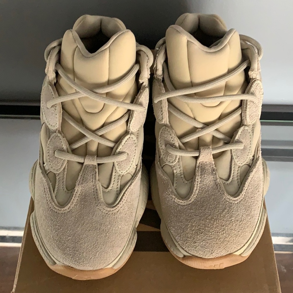 Yeezy 500 size 6.5 (men’s). 8-8.5 (women’s)